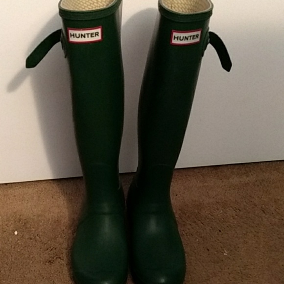 Hunter Matte Green Boots - Picture 2 of 2